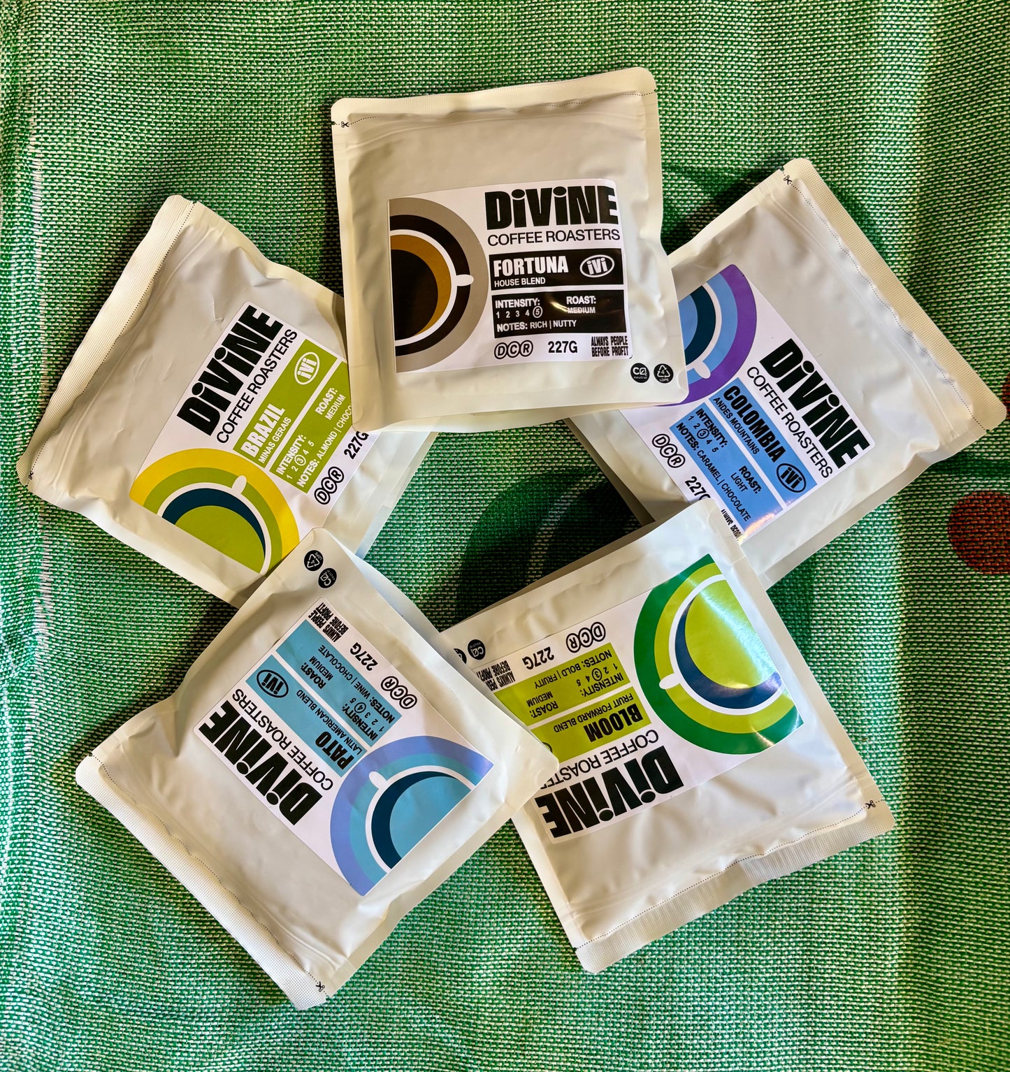 DIVINE STARTER SELECTION PACK (5 UNIQUE COFFEES)