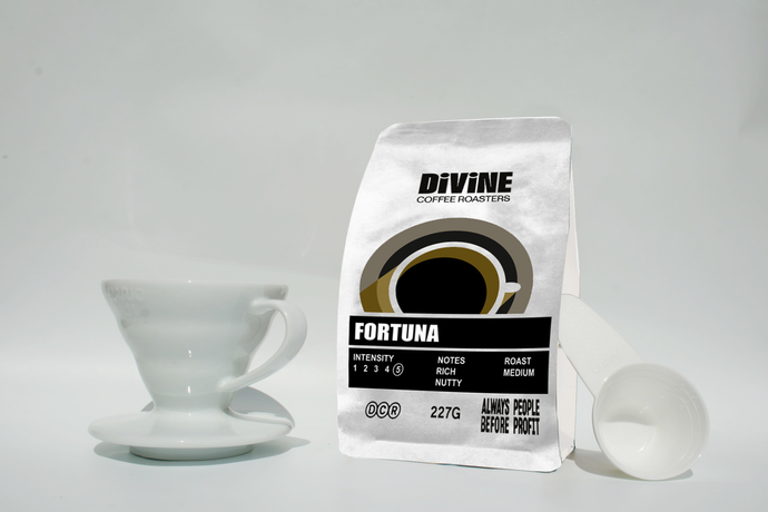 Divine Coffee 227g, Ceramic V60 & 100x Filter Papers Bundle